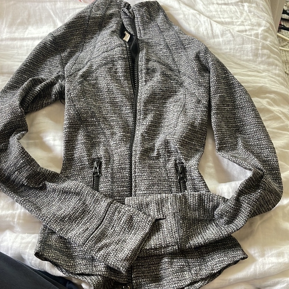 Lululemon Jacket - Picture 2 of 4